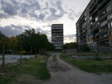 Забравена, тъмна и неприветлива - ул. "Балкан" чака промяна