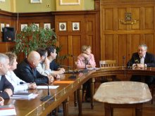 Собственици на заведения и общината продължават преговорите