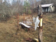 Предполагаемият шесторен убиец тренирал да убива като Рамбо в двор на вила