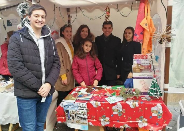 Ученическият парламент към Езикова гимназия Пловдив организира благотворителен коледен концерт