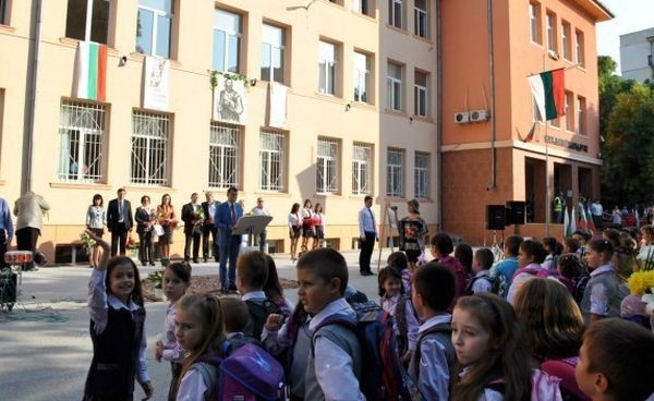 Община Пловдив отменя приложението с критериите за прием на деца
