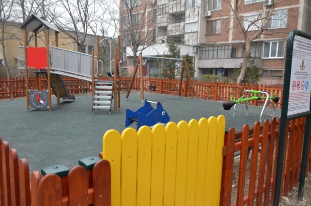 Кметът на район Източен Николай Чунчуков инспектира днес новоизградената детска