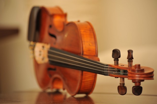 Школа по цигулка ще бъде открита в Център за личностно