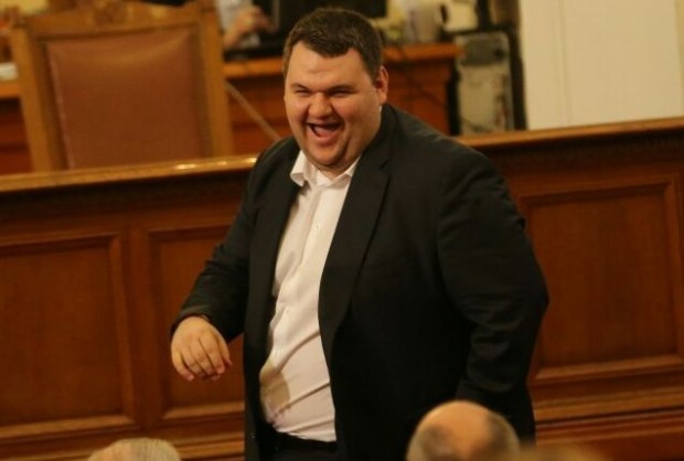 Депутатът от ДПС Делян Пеевски разпрати изявление до средствата за