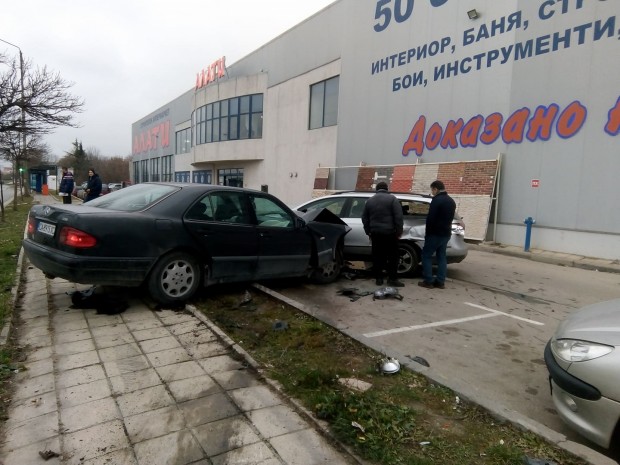Varna24 bg Възрастен водач е причинил тежката катастрофа по бул Трети март