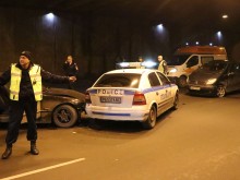 Патрулка, две БМВ-та, "Мерцедес" и "Ситроен" замесени в инцидента в подлеза!