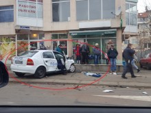 Страховито меле с патрулка в столицата, четирима пострадаха