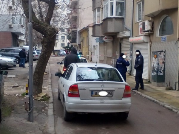 Петел
Тежък инцидент е станал преди минути във Варна. Полицаи са