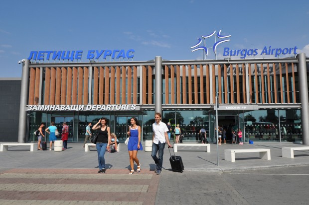 Черноморските летища обслужиха рекорден брой пътници през изминалата година -