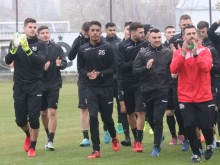 Локо най-после разкри тайнствения чужденец, визитката му е шокираща