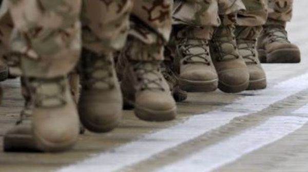 Гимназистите да минават още от септември по 50 часа военно
