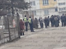 Напрежение! Роми окупираха болница след смъртта на 4-годишно!