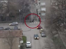 Човек лежи безпомощно в Кючука, патрулката дойде след 45 минути!