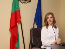 Ангелкова: Вече са резервирани 5-звездните хотели за лято 2018