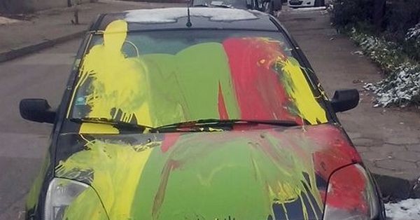 Лек автомобил е бил залят с боя в Пловдив По