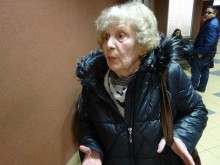 Съседка с шокиращи подробности за живота на разстреляните родители на полицая