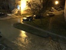 Всичко плува във вода! Пловдивчанин: Има и трафопост, не ми се мисли!