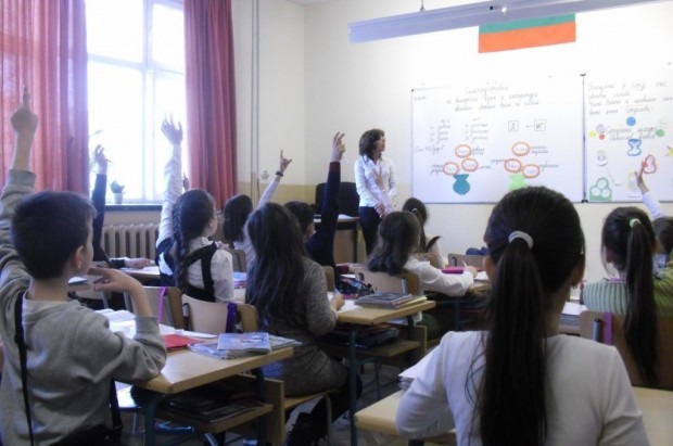 24 училища и детски градини във Варна осигуряват самостоятелно ресурсно