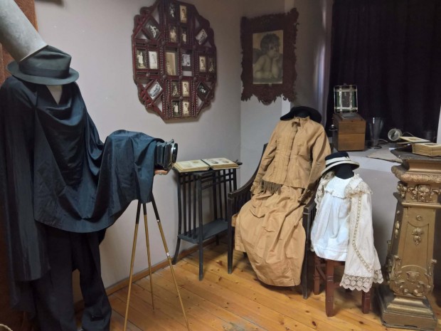 Изложба Светлописците на Шумен" на Регионален исторически музей Шумен могат