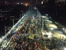 Колосално по мащаб: В Китай построиха жп линия само за 9 часа (ВИДЕО)
