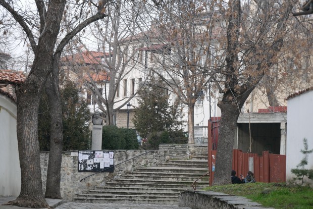 Стълбите свързващи Арменската църква с Небет тепе няма да засегнат