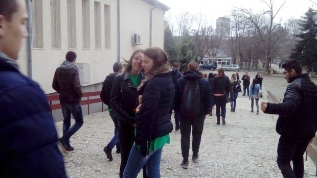 Blagoevgrad24.bg
Истинското насилие в училище е насилието над учителите. Това коментира