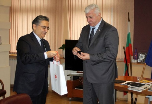 Здравко Димитров посрещна новия турски посланик в България Хасан Улусой