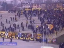 Видео: Ексцесии на Герена, метнаха дървен кол към агитката на Ботев