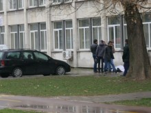 Внезапна смърт: Медицинско лице опитало да спаси мъжа пред ДКЦ II, но неуспешно