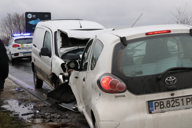 За тежка катастрофа на пътя Пловдив Карлово научи Plovdiv24 bg Мястото е