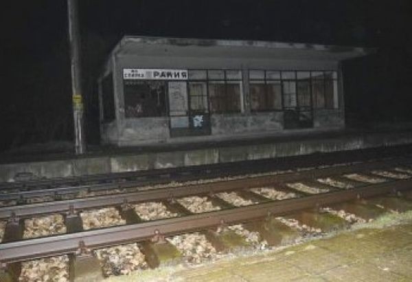 Мъж падна на жп линията в Шумен пред идващ влак