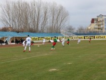 Футболист на Локо титуляр при равенство на България