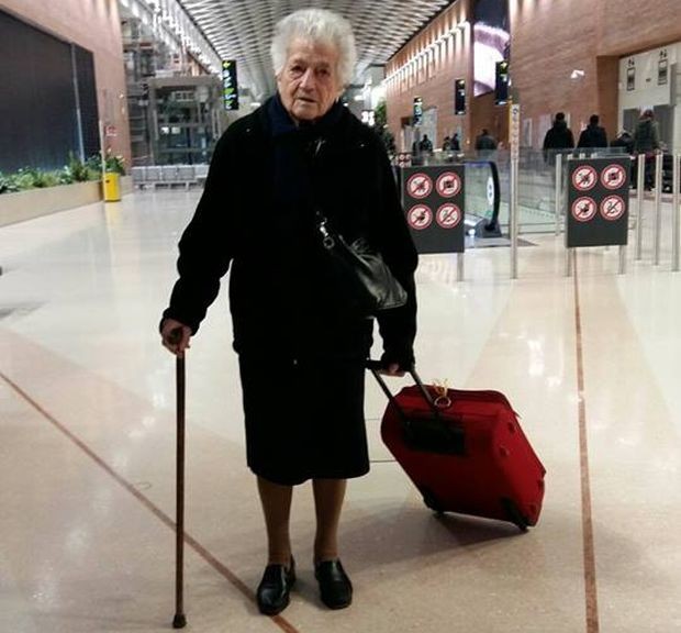 Една 93 годишна италианска баба стана хит в родината си и