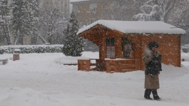 Снеговалежът над Пловдив макар и към момента много слаб започна