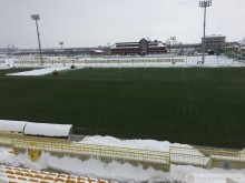Мач ще има, Ботев предупреди феновете да не мятат снежни топки