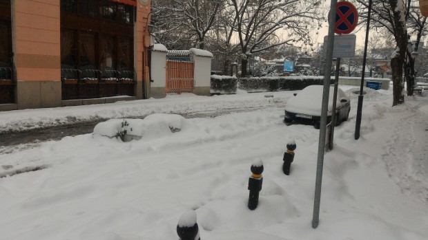 Нова снежна покривка се образува в Пловдив през изминалата нощ