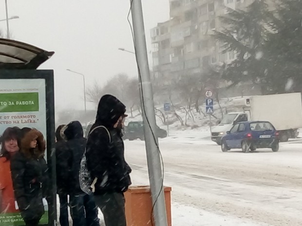 Varna24.bg. Силен вятър и снегонавявания има предимно в крайните квартали, в