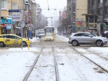 Шофьор тръгна да бие жена заради катастрофа, намеси се трети