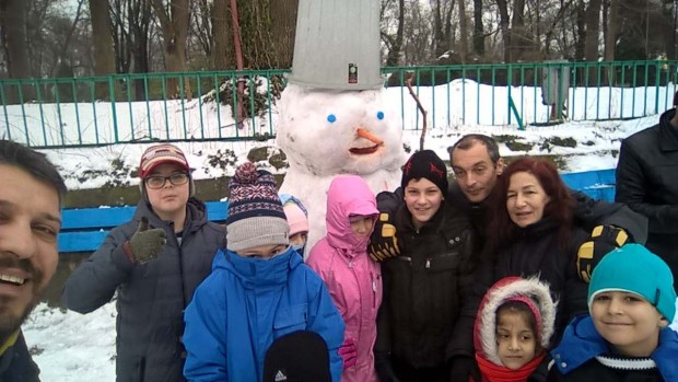 Varna24 bg Два големи снежни човека бяха сътворени от деца в