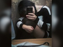 Тийнейджърка преспа с двама на парти, след това се самоуби от срам