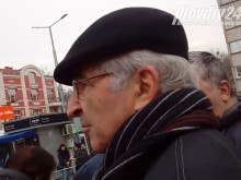 Протестиращ: Жалко, че само 1 патрон го е уцелил, трябва целият пълнител в него!