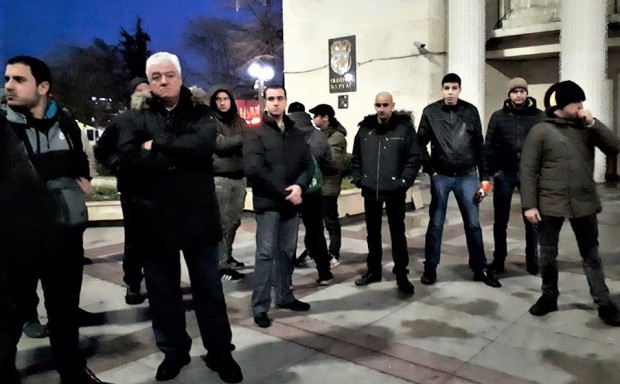 Символично шествие в подкрепа на пловдивския лекар застрелял циганина рецидивист