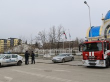 Пловдивчанин: Как няма да открият граната, все пак това е кофата на военния блок!