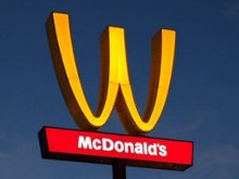 McDonald’s обърна логото си заради жените