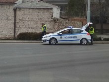 Горките полицаи! Новичката им патрулка закъса в центъра на Пловдив!