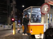 Какво ви казва снимката: Бас, безпаричие или безразсъдство?