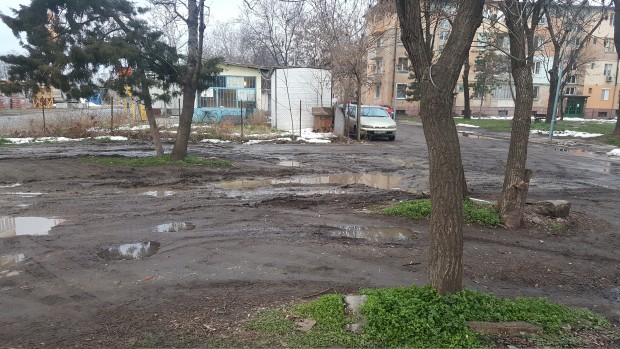 Безобразие Така читател на Plovdiv24 bg описва накратко ситуацията по ул