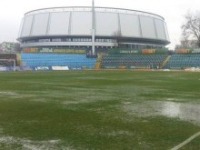 Отложиха Дунав - Славия! Вижте в какво състояние е теренът в Русе!