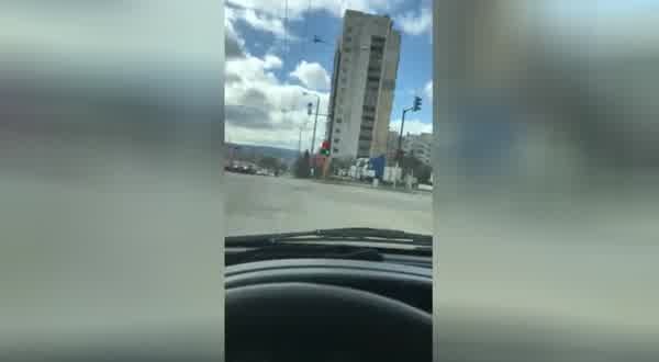 Varna24 bg очевидци  Те съобщиха за необичайното явление забелязано на кръстовището на