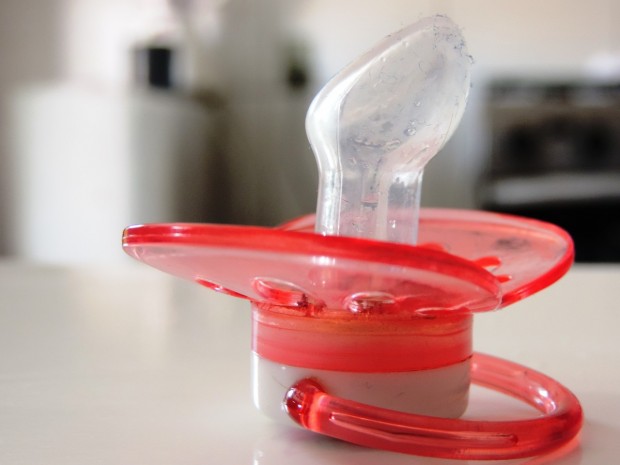 Канцерогенни играчки опасни биберони опасност от задушаване – често ли